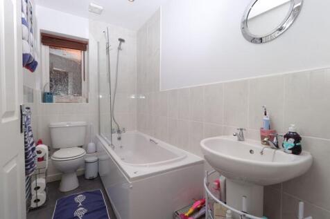 Family Bathroom (Second Floor)