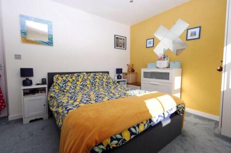 Master Bed En-Suite (Second Floor)