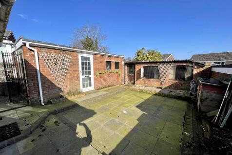 Rear Patio Garden