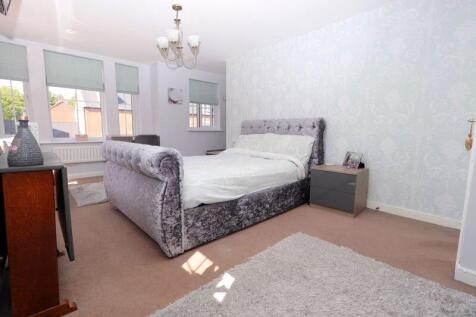 Bedroom 1 (First Floor)