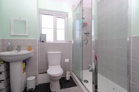 Bedroom 3 En-Suite (Second Floor)