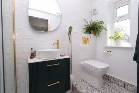 Master Bedroom En-Suite