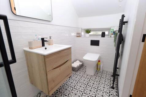 Bedroom 2 En-Suite 