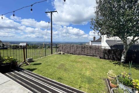Rear Garden & Views