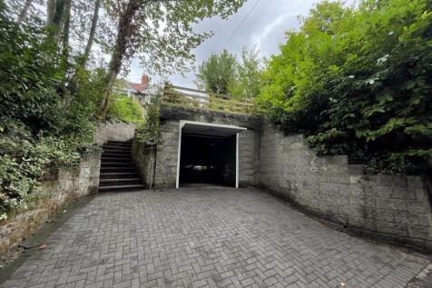 Driveway &amp; Garage