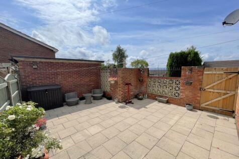 Rear Patio Garden