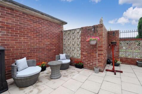 Rear Patio Garden