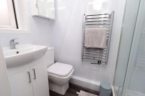 Bedroom 1 - En Suite - First Floor