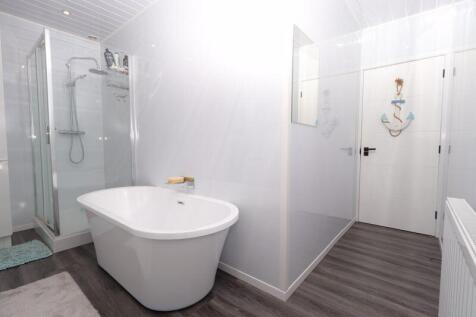 Family Bathroom - Ground Floor