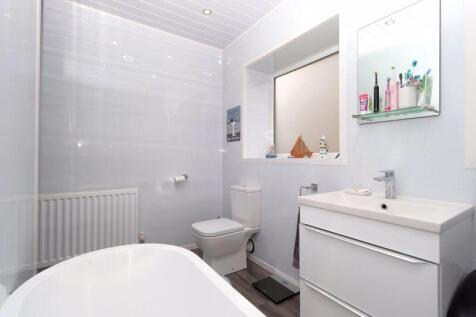 Family Bathroom - Ground Floor