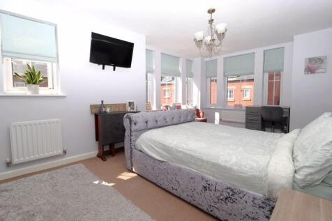 Bedroom 1 (First Floor)