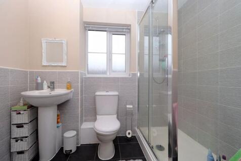 Bedroom 3 En-Suite (Second Floor)