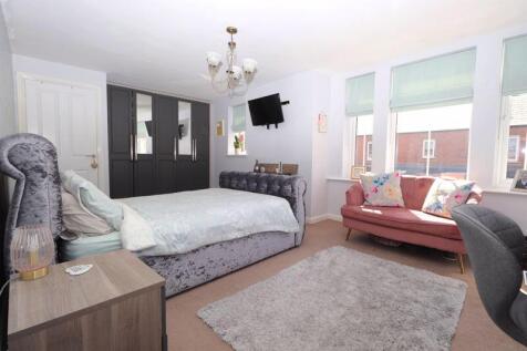 Bedroom 1 (First Floor)