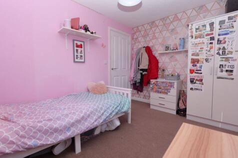 Bedroom 4 (First Floor)