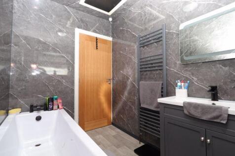 First Floor Family Bathroom