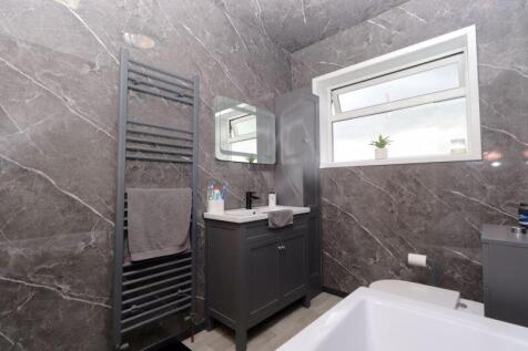 First Floor Family Bathroom