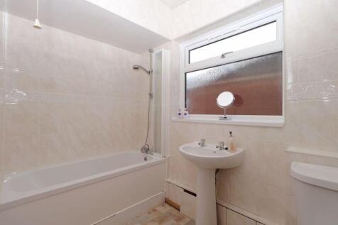 Family Bathroom (Ground Floor)