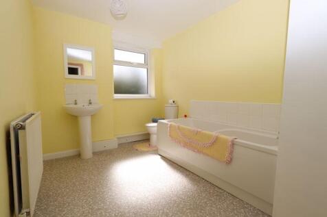 First Floor Family Bathroom