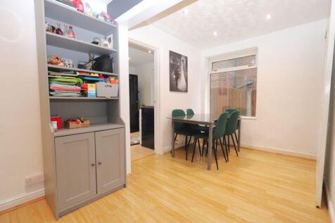 L-Shaped Living/Dining Room