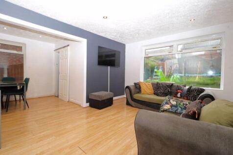 L-Shaped Living/Dining Room