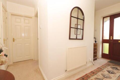 L Shaped Entrance Hall 