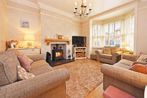 Lounge (Front Elevation)