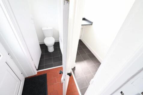 REAR HALLWAY