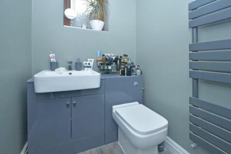 EN SUITE SHOWER ROOM