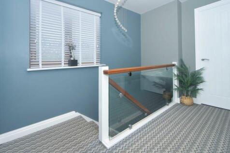 FIRST FLOOR LANDING