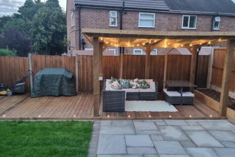 COVERED SITTING OUT AREA
