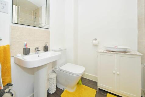 EN SUITE