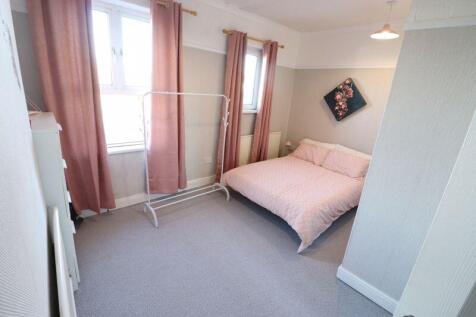 BACK BEDROOM