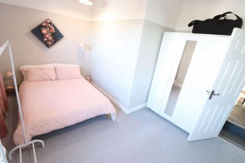 BACK BEDROOM