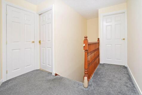 FIRST FLOOR LANDING
