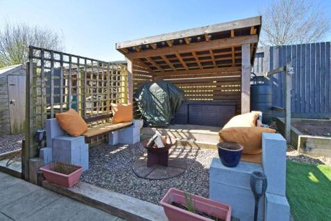 GARDEN SEATING AREA