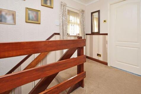 FIRST FLOOR LANDING