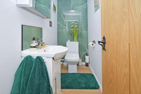 CLOAKROOM/W,C
