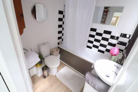 GROUND FLOOR BATHROOM