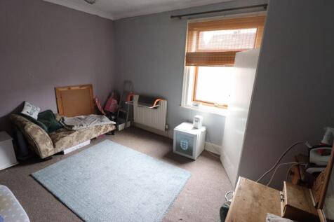 BACK BEDROOM