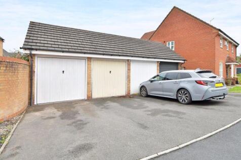 DRIVE - GARAGE