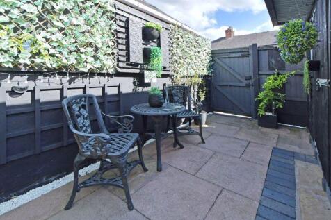 REAR COURTYARD