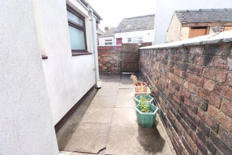 REAR COURTYARD