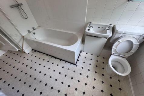 FIRST FLOOR BATHROOM 