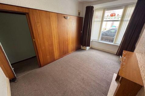 FRONT ROOM