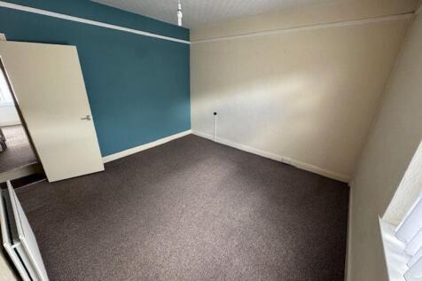 FRONT BEDROOM