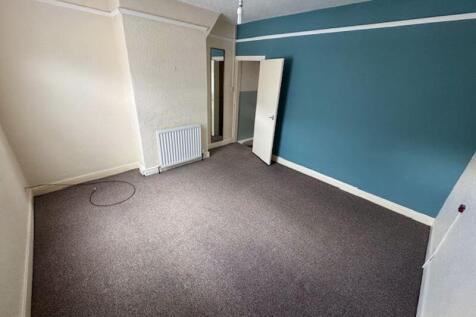 FRONT BEDROOM