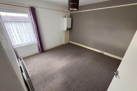 BACK BEDROOM