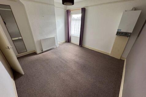 BACK BEDROOM