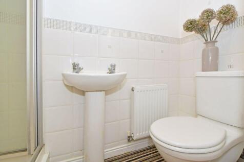 EN SUITE SHOWER ROOM