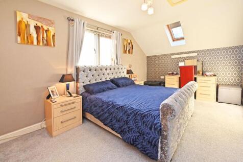 SECOND FLOOR MASTER BEDROOM